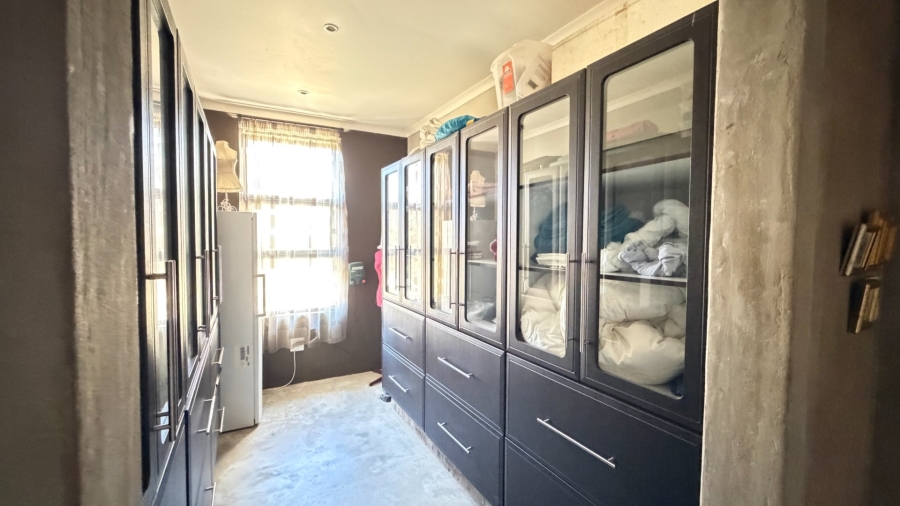 4 Bedroom Property for Sale in Viljoenskroon Rural Free State